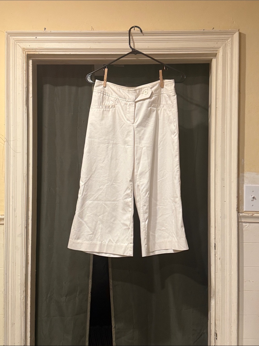 Worthington White Cropped Wide-Leg Bermudas